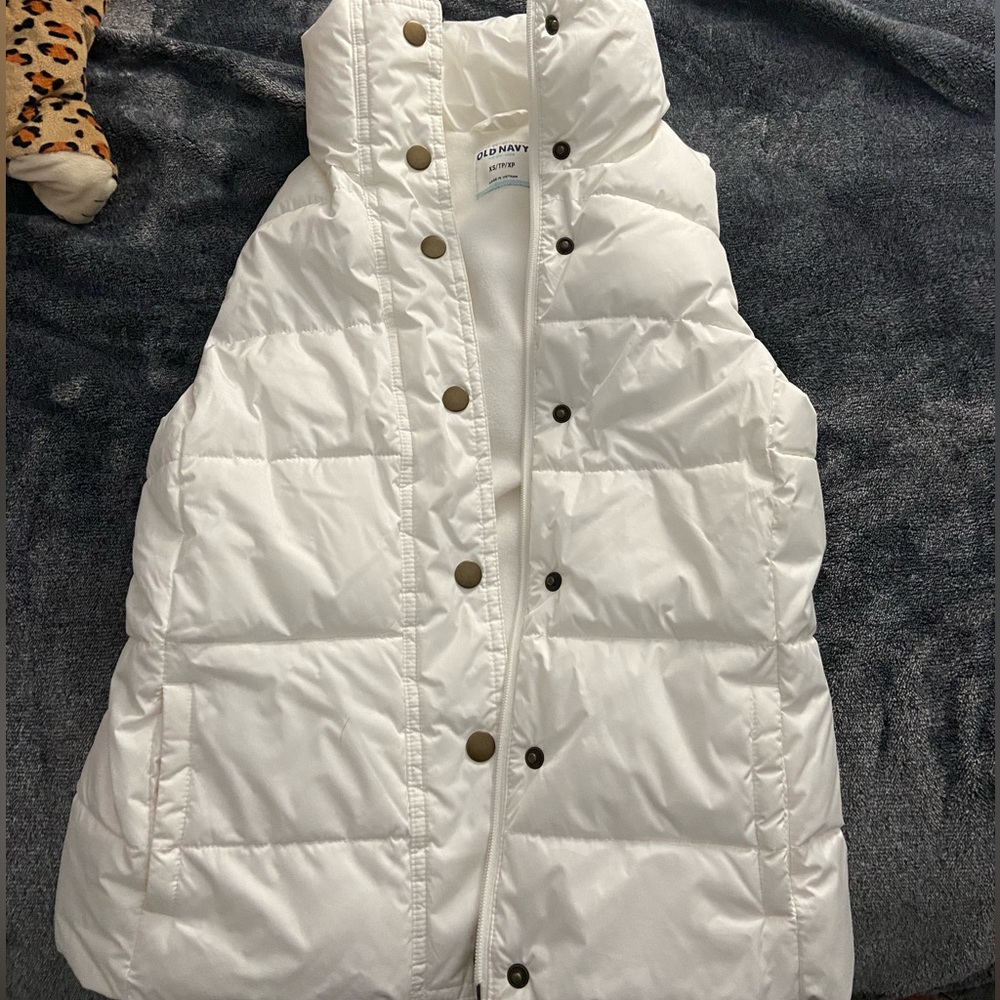 Old Navy White Puffer Vest